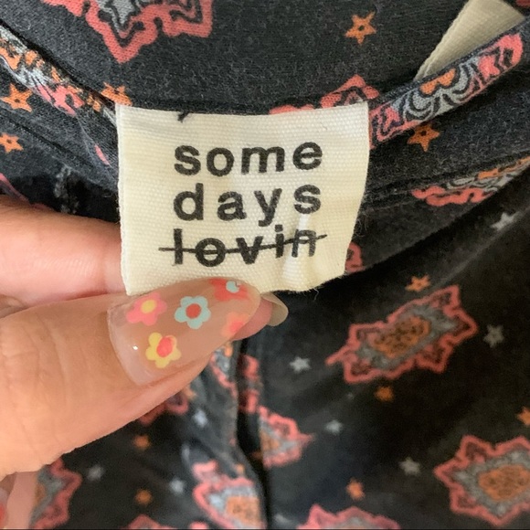 Some Days Lovin Tie Patterned Romper - Picture 9 of 9